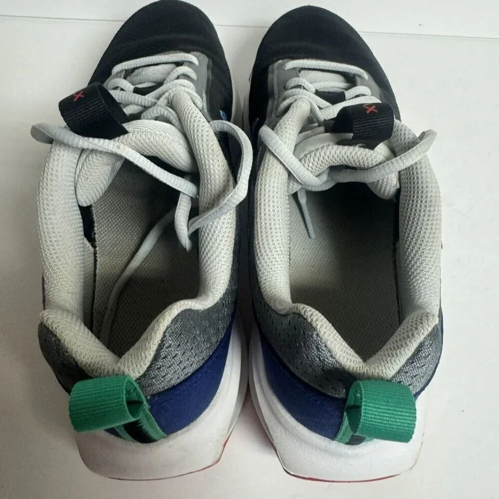 Nike Youth Air Max Intrlk Lite Sneaker Size 7 M